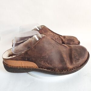 Ugg Clogs Mens Size 9 Brown Nubuck Leather Leather Sheepskin Lined Slip On Warm